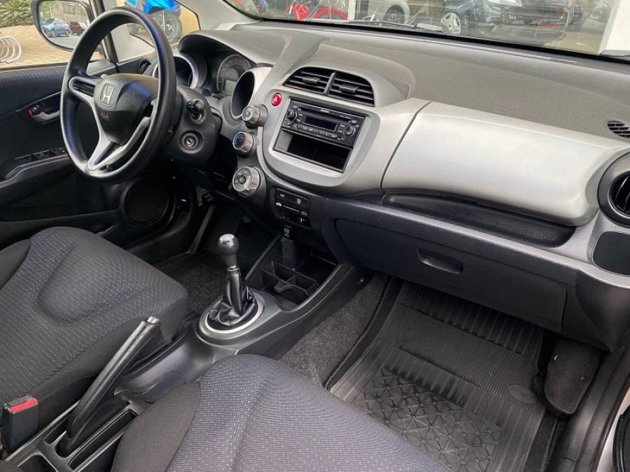 HONDA - FIT - 2011/2011 - Prata - R$ 42.900,00