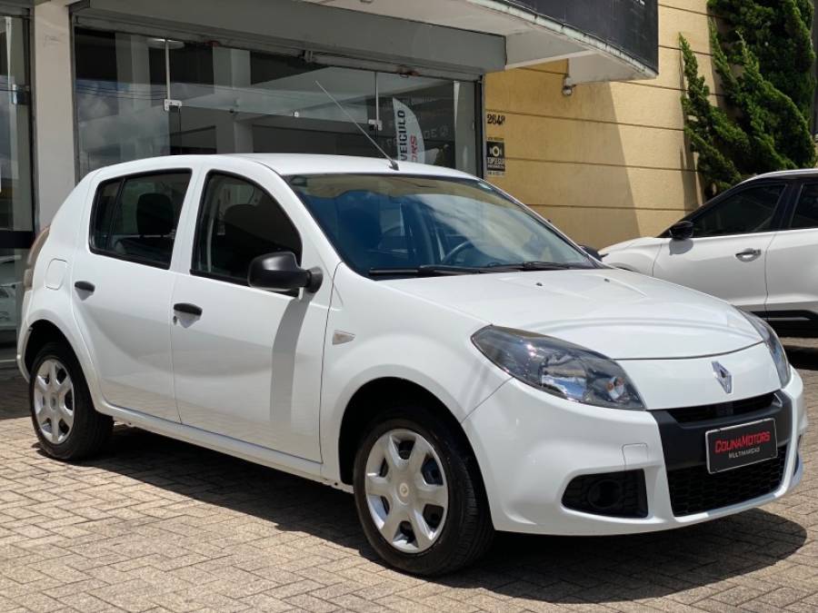 RENAULT - SANDERO - 2014/2014 - Branca - R$ 33.900,00
