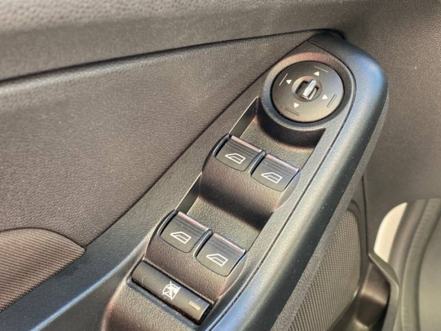 FORD - FIESTA - 2014/2014 - Branca - R$ 46.900,00