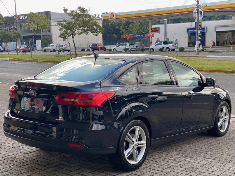 FORD - FOCUS - 2016/2016 - Preta - Sob Consulta