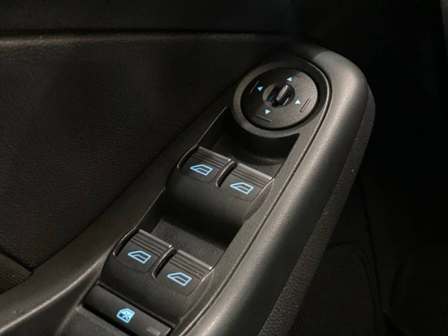 FORD - FIESTA - 2018/2019 - Vermelha - R$ 61.900,00