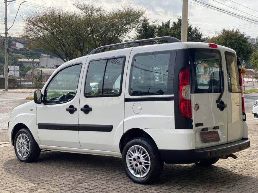 FIAT - DOBLÓ - 2015/2015 - Branca - R$ 51.900,00