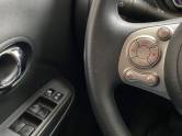 NISSAN - VERSA - 2013/2014 - Preta - R$ 44.900,00