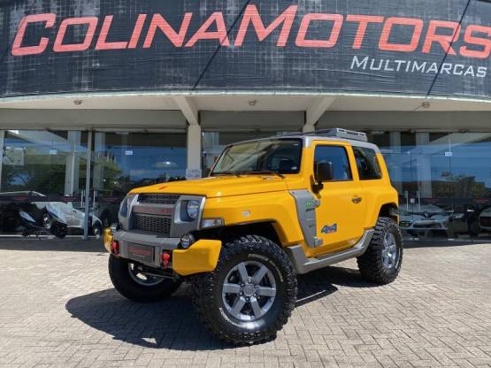 TROLLER - T4 - 2015/2015 - Amarela - R$ 160.900,00