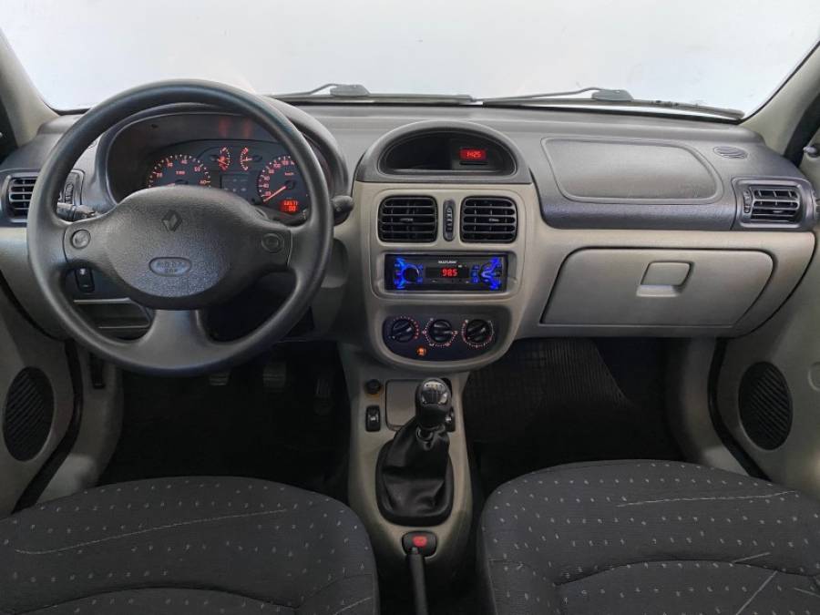 RENAULT - CLIO - 2003/2004 - Prata - R$ 25.900,00