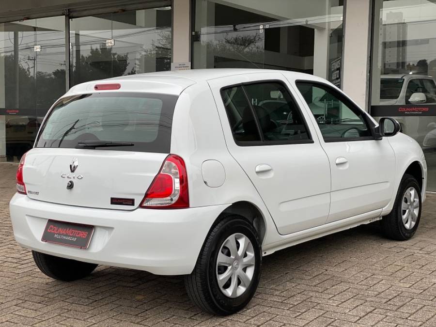 RENAULT - CLIO - 2015/2016 - Branca - R$ 38.900,00