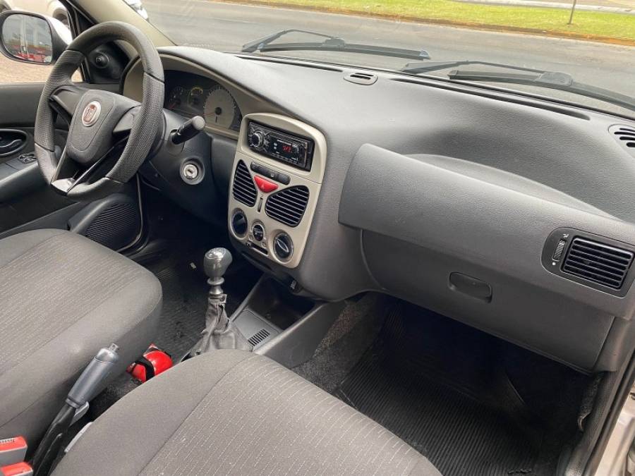 FIAT - PALIO - 2011/2012 - Prata - R$ 31.900,00