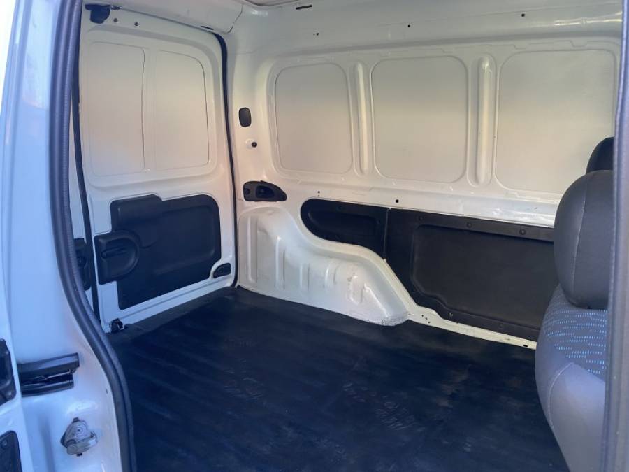 RENAULT - KANGOO - 2014/2015 - Branca - R$ 46.900,00