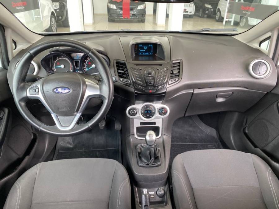 FORD - FIESTA - 2014/2014 - Branca - R$ 45.900,00