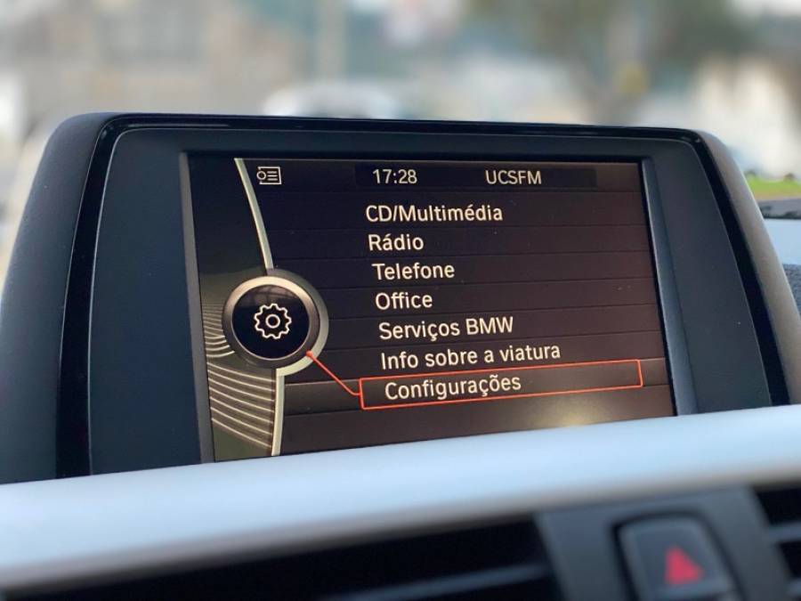 BMW - 320I - 2013/2014 - Prata - R$ 89.900,00