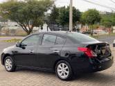 NISSAN - VERSA - 2013/2014 - Preta - R$ 44.900,00