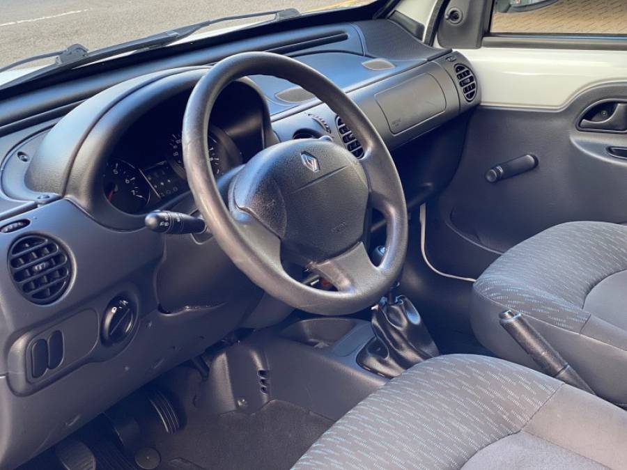 RENAULT - KANGOO - 2017/2018 - Branca - R$ 61.900,00