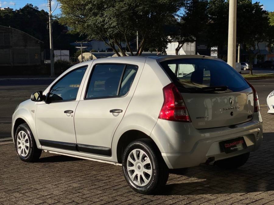 RENAULT - SANDERO - 2012/2012 - Prata - R$ 32.900,00
