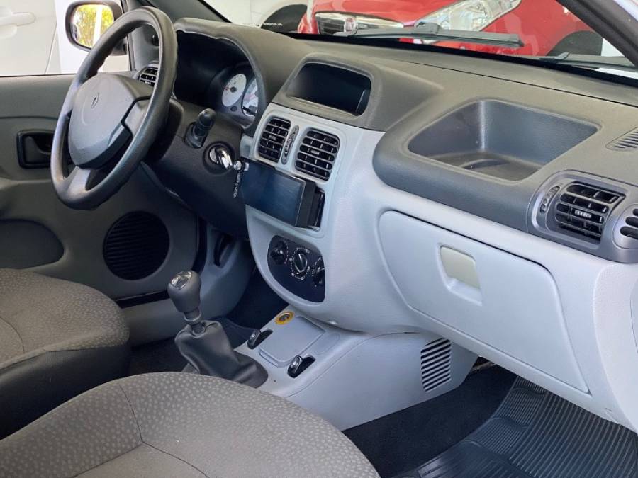 RENAULT - CLIO - 2010/2011 - Branca - R$ 25.900,00