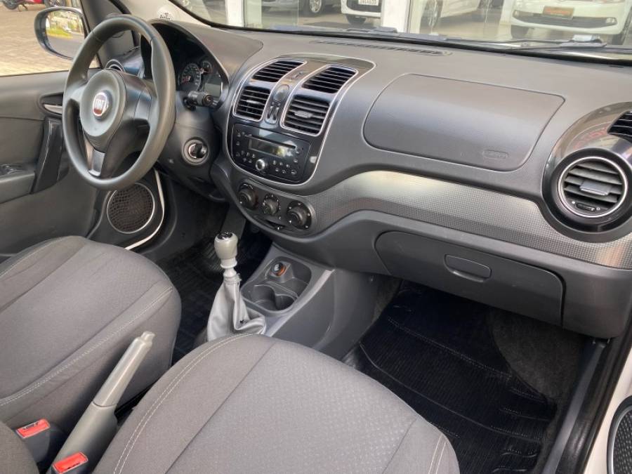 FIAT - GRAND SIENA - 2014/2014 - Branca - R$ 40.900,00
