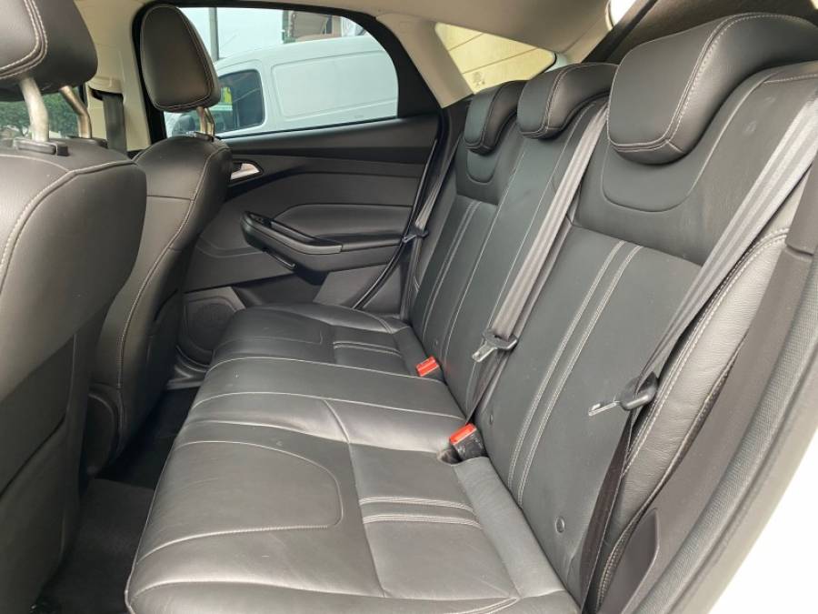 FORD - FOCUS - 2014/2014 - Branca - R$ 55.900,00