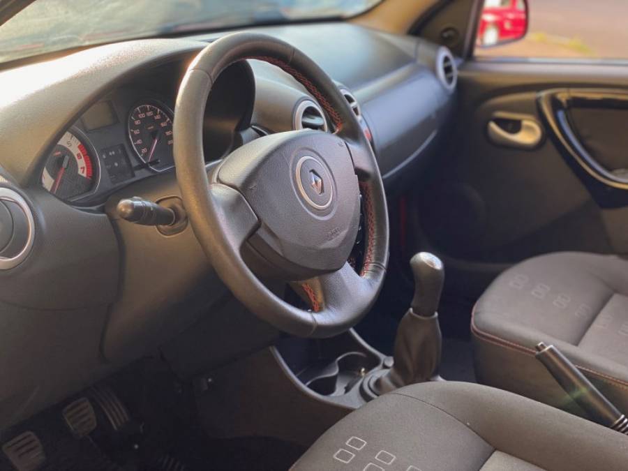 RENAULT - SANDERO - 2011/2011 - Vermelha - R$ 36.900,00