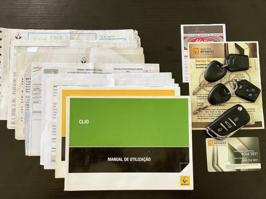 RENAULT - CLIO - 2010/2011 - Branca - R$ 25.900,00