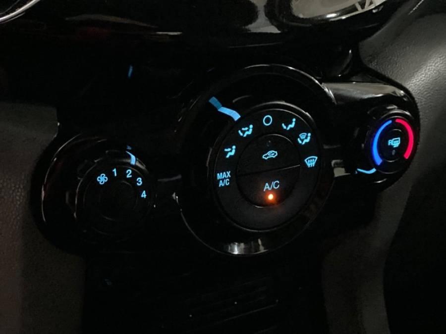 FORD - ECOSPORT - 2015/2015 - Laranja - R$ 56.900,00