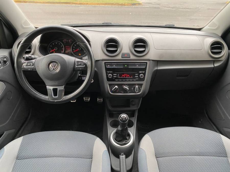 VOLKSWAGEN - GOL - 2014/2015 - Prata - R$ 41.900,00