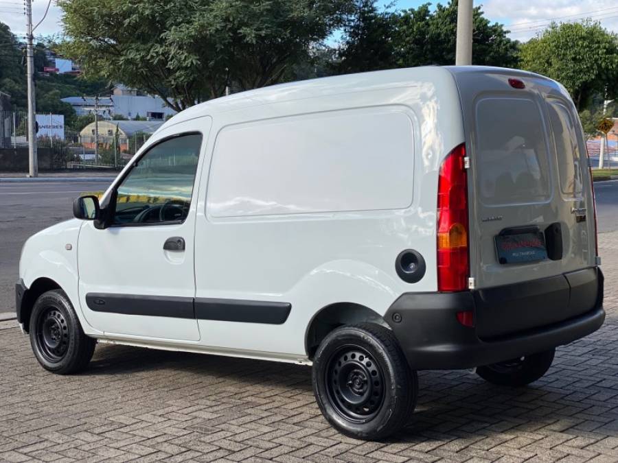 RENAULT - KANGOO - 2017/2018 - Branca - R$ 61.900,00